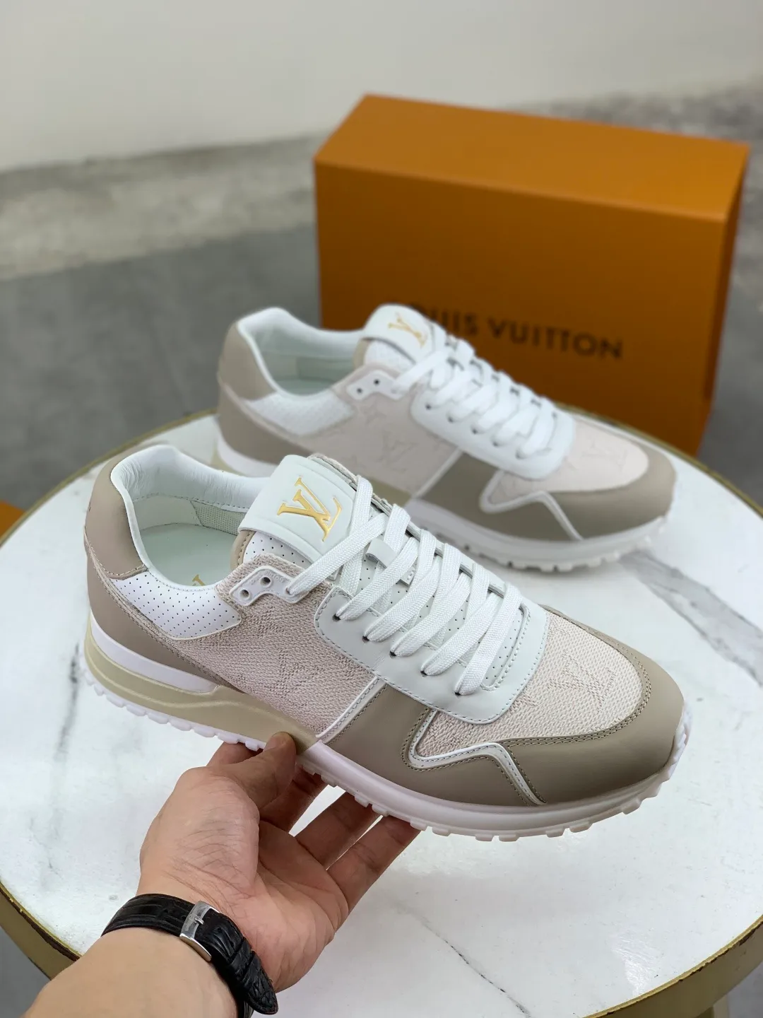 Men's men's shoes 💰P680 new style 💶[LOUIS VUITTON] (original order) new style 🍀LV Louis Vuitton * - top version of LV classic trendy shoes! Made of imported original cowhide and water-dyed cowhide lining. The latest original wear-resistant rubber combination outsole! High quality products! Multiple colors available, code number: 38-44 (45 46 customized)